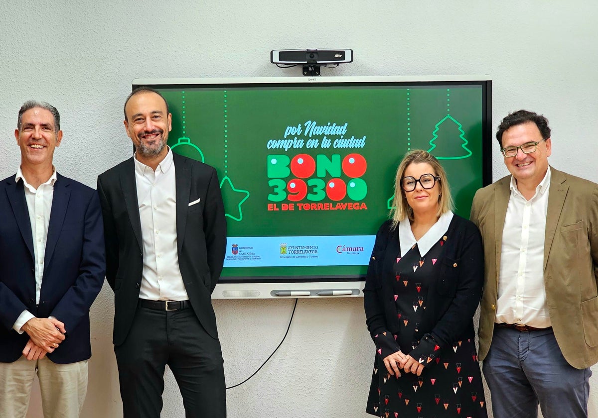 Carlos Augusto Carrasco, Javier López Estrada, Cristina García Viñas y Rosendo Ruiz, este viernes, durante la presentación de esta iniciativa.