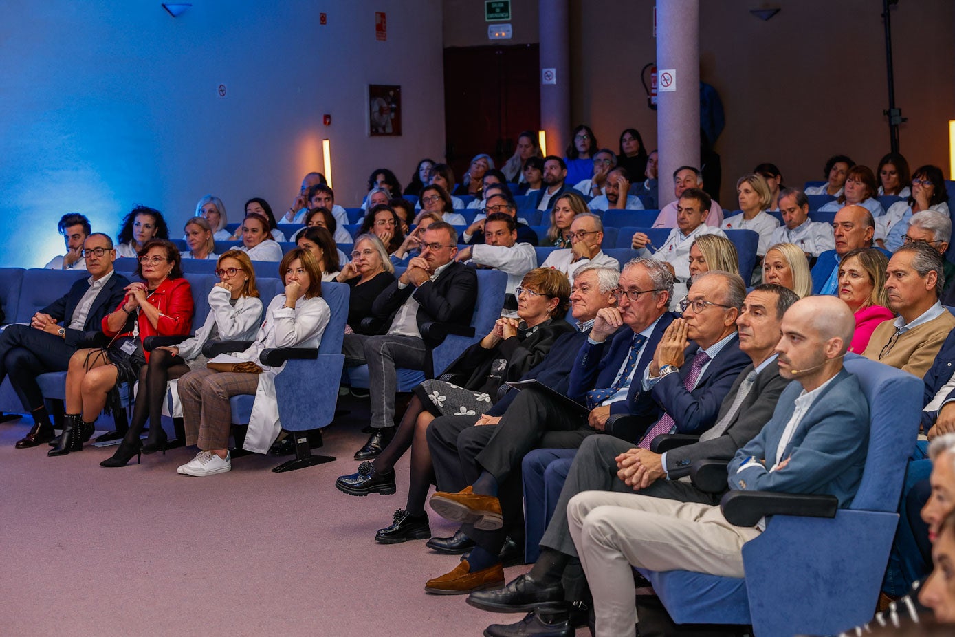 Autoridades e integrantes de la plantilla durante los actos.