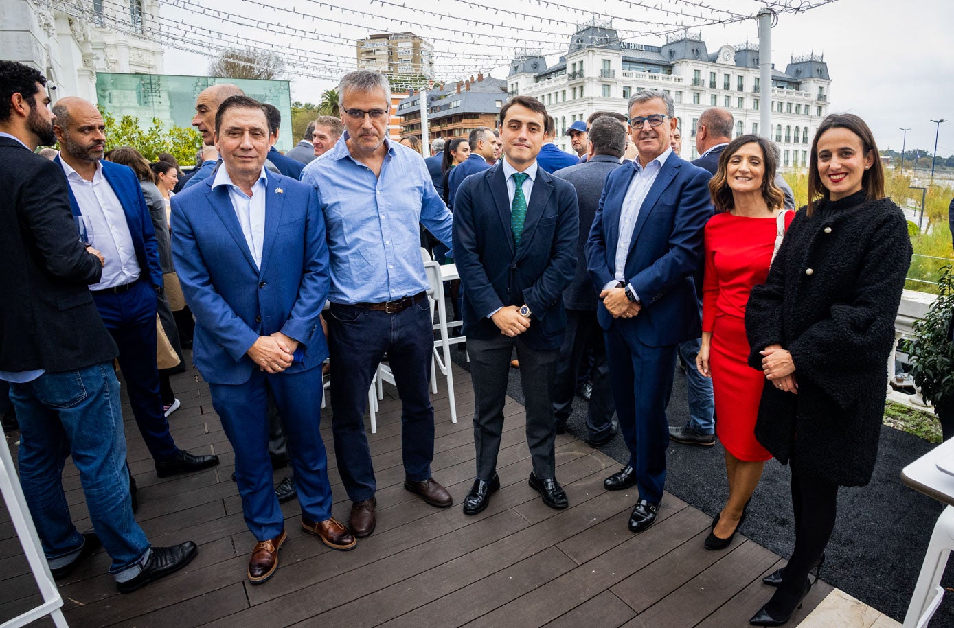 José Antonio Fernández, Gaizka Ayo Hormes, Pablo Fernández, José Luis Romero, Marta Sánchez e Irene Díaz.