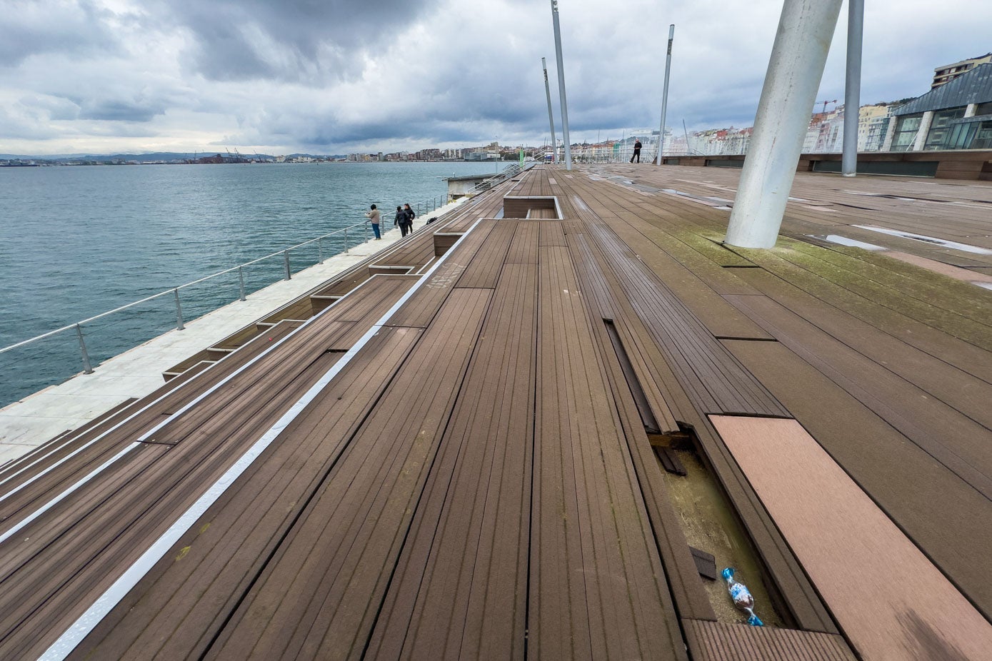 La infraestructura estrella del Mundial de Vela, inauguradada en 2014, acumula desperfectos.