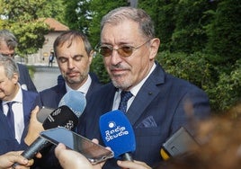 Oliveira en las instalaciones de Solvay de Torrelavega el pasado junio.