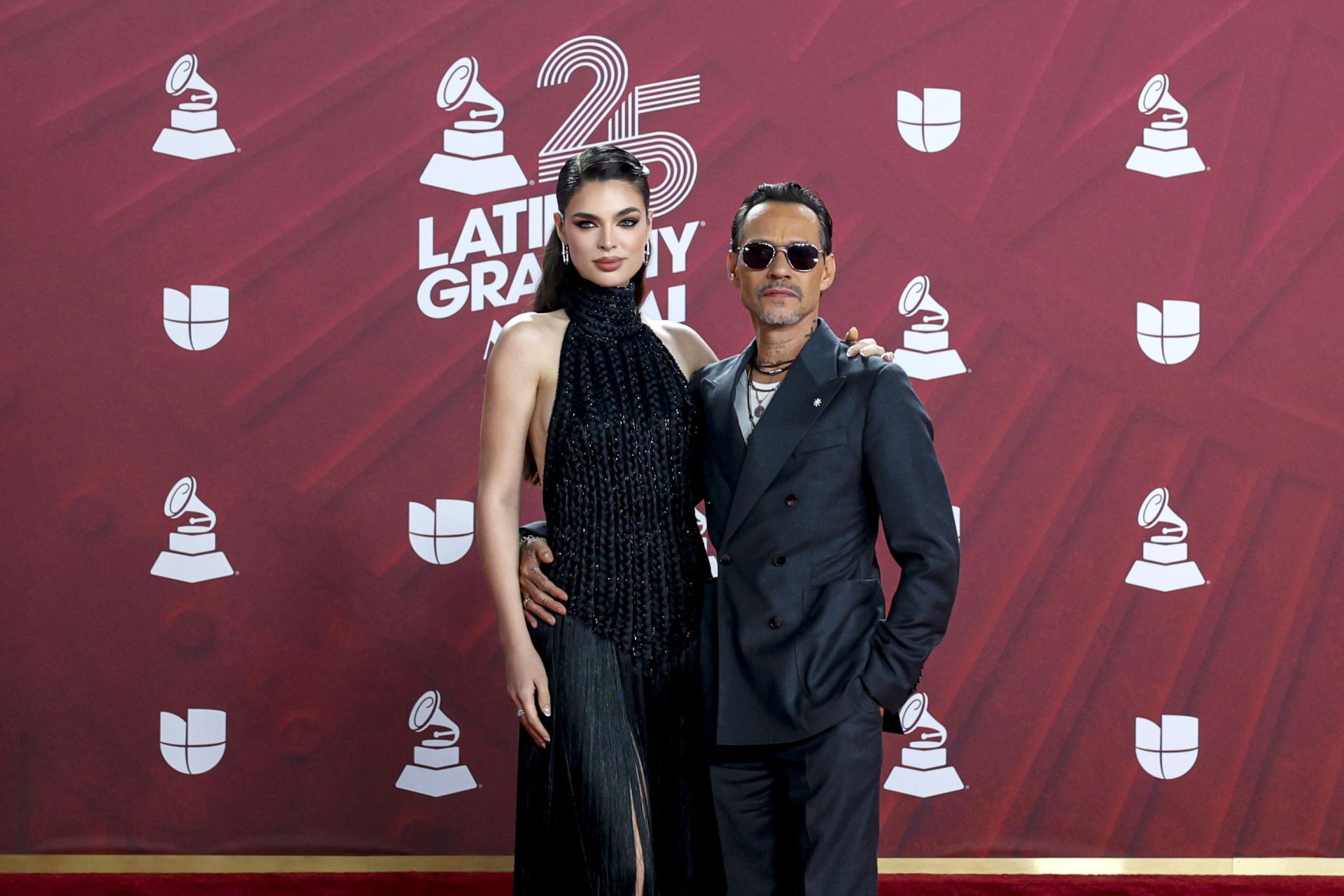 El cantante Marc Anthony y su esposa la modelo paraguaya Nadia Ferreira.