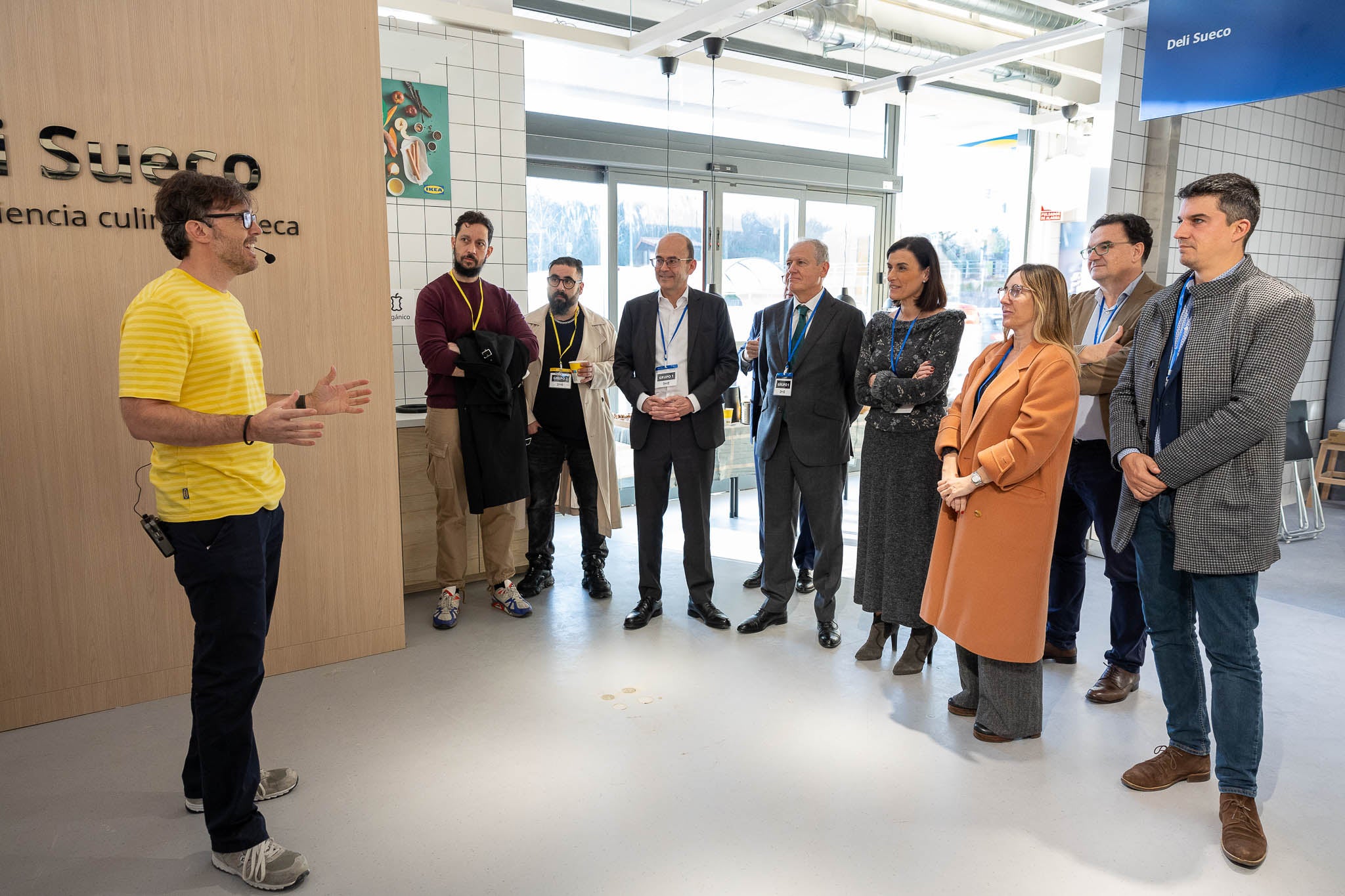 El director de Mercado norte de Ikea, Daniel Cajal, da la bienvenida a las autoridades.