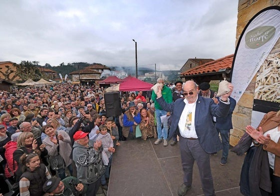 Antonio Resines, este domingo, en Casar de Periedo.