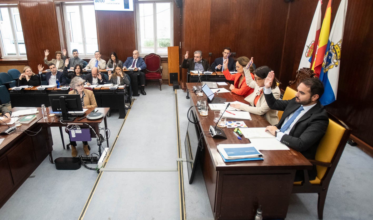 Momento de la votación del Presupuesto para 2025, que ha contado con los votos a favor del PP.