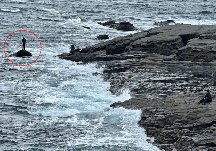 Un pescador se juega la vida en Castro Urdiales en medio del temporal