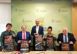 José San Emeterio, Miguel Ángel Díaz, Javier López Estrada, Esther Vélez y Joaquín Blanco, este miércoles, durante la presentación del evento.