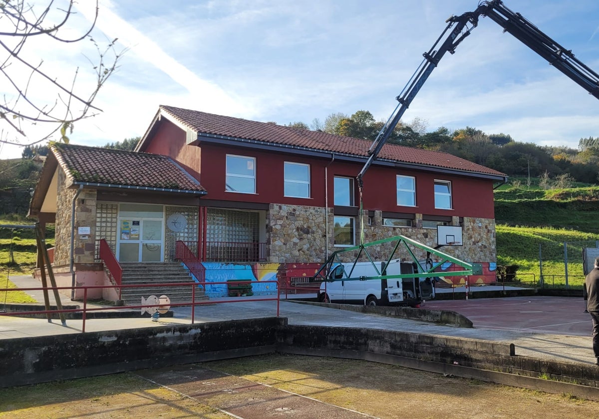 Edificio de la Ferroteca de Cades tras las obras de ampliación.