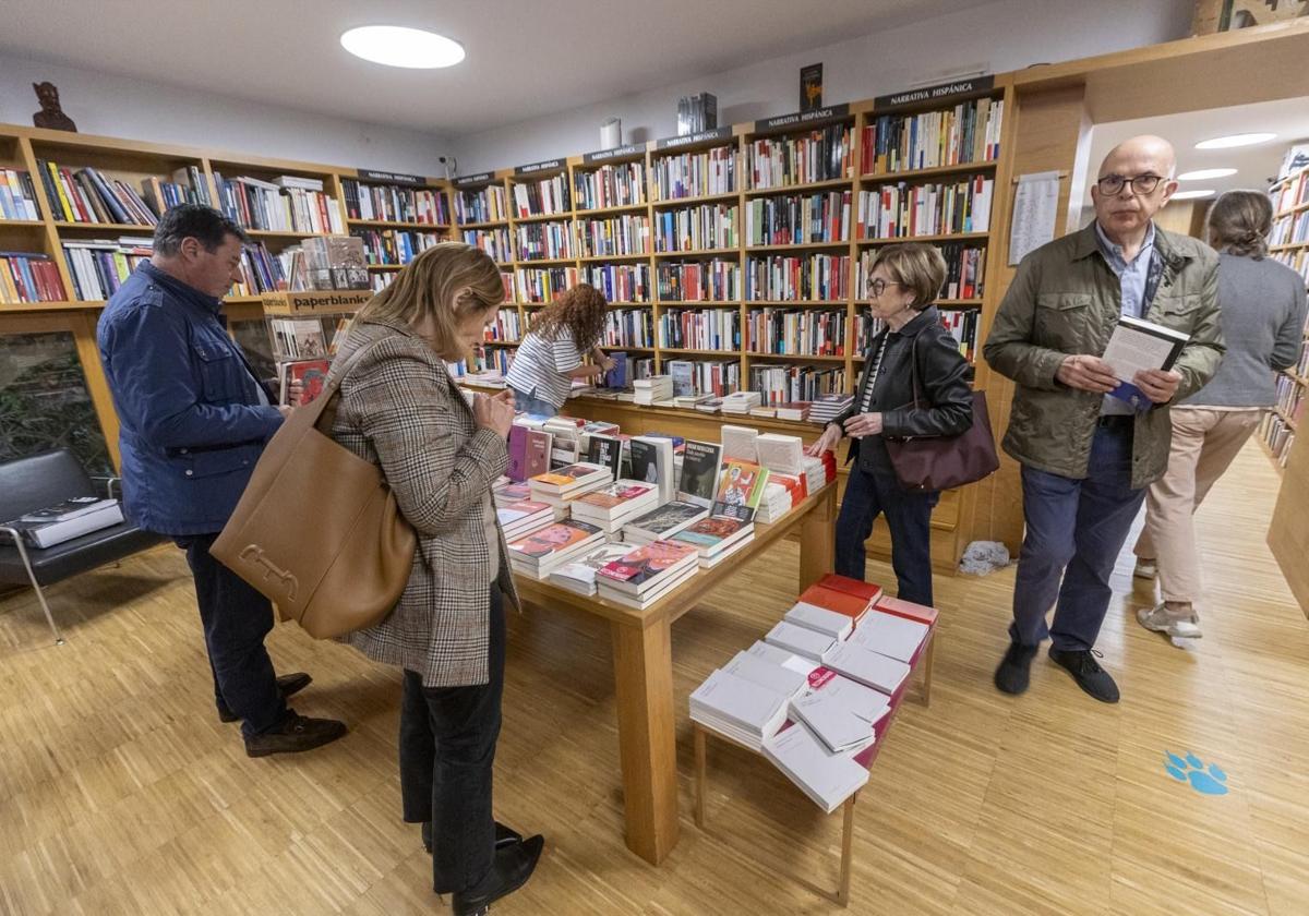 Interior de la Librería Gil.