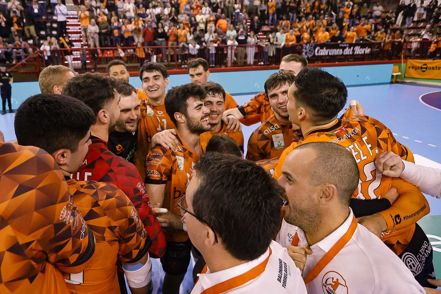 Los jugadores del Bathco celebran la victoria sobre el Guadalajara. 