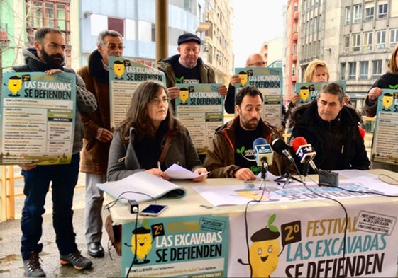 Acto de la Asamblea en Defensa de Las Excavadas, apoyada por Verdes Equo y otras organizaciones.