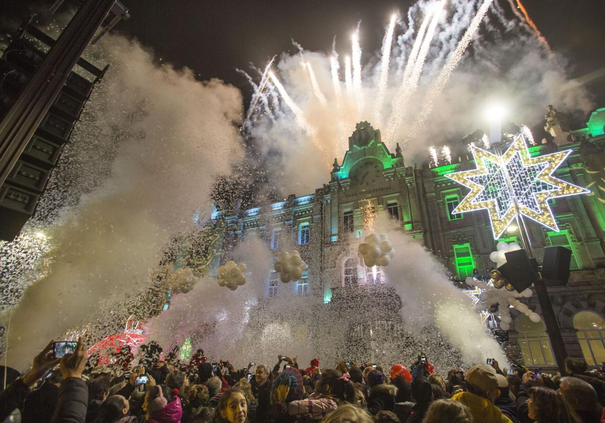 Imagen de archivo del encendido navideño en Santander.