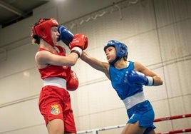 Chiara Ferrari, de azul, durante la final en Cartagena.