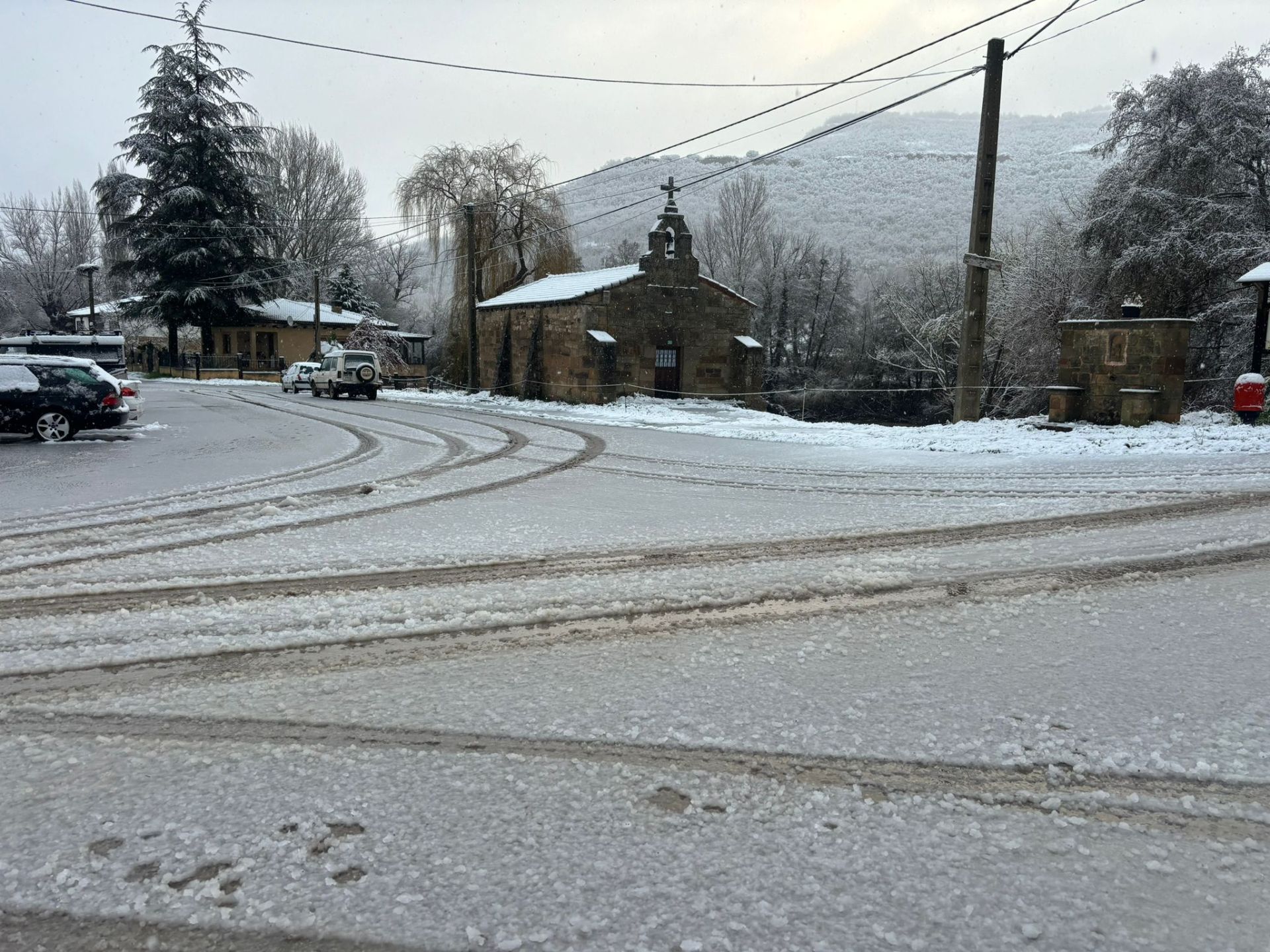 Importante nevada en San Martín de Elines (Valderredible)