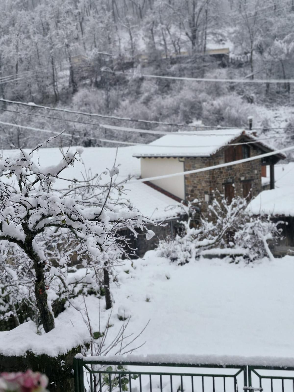 Estampa de Espinama, donde la nevada ha sido impresionante.