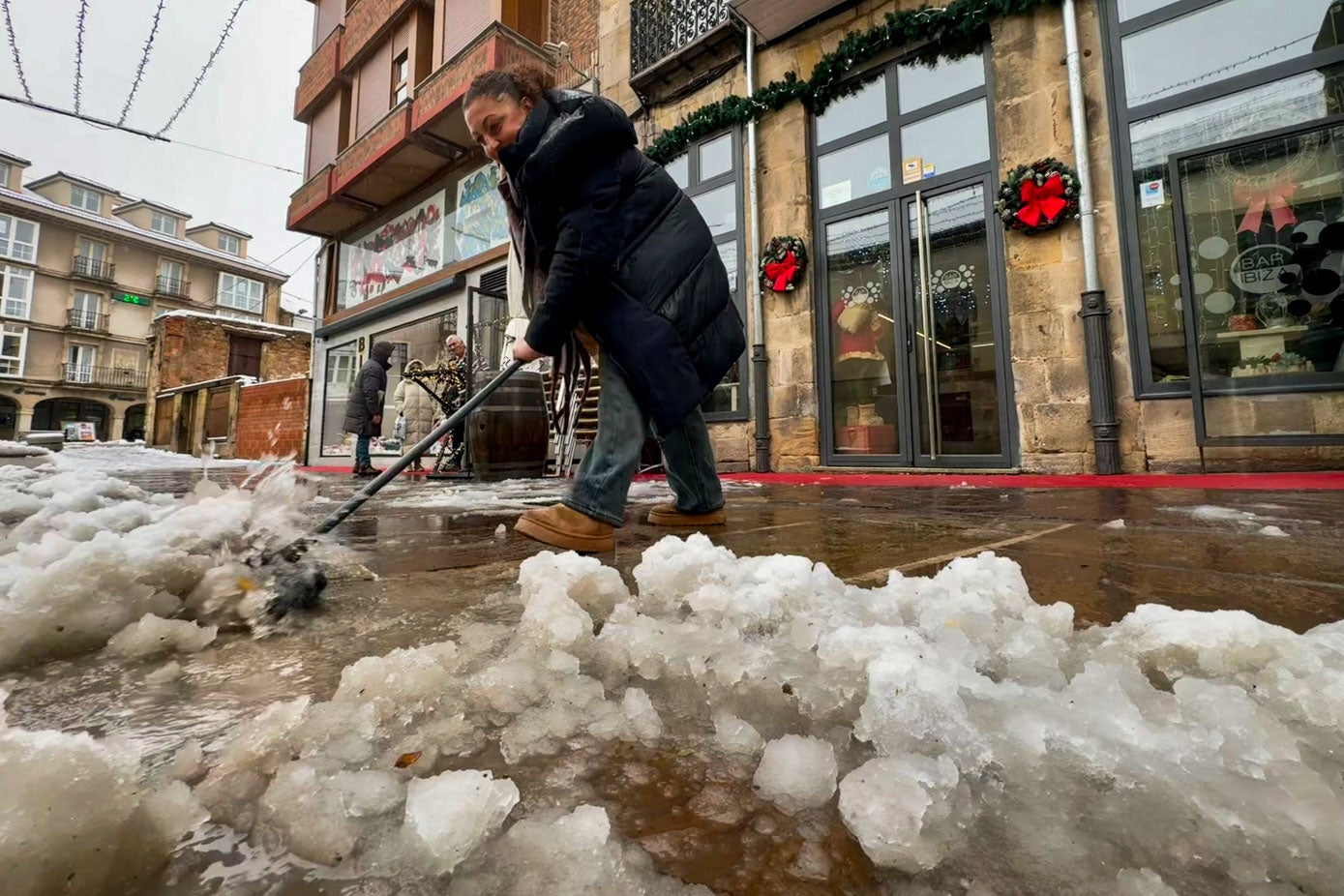 Pueblos &#039;de Navidad&#039; bajo la nieve en Cantabria