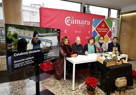 Asun Gutiérrez Merino, Julián Crespo, María José Cabo, Miguel Rincón y Julio Fernández Iturbe, este miércoles, en la sede de la Cámara de Comercio de Torrelavega.