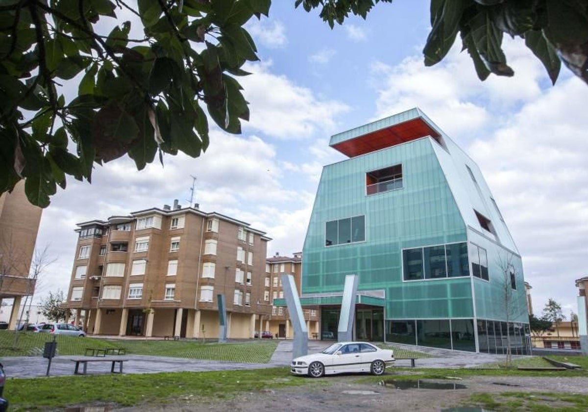 Santoña pone en marcha un punto de información digital Juvenil