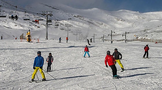 El viento empaña el estreno de Alto Campoo: «No hay quien pare ahí arriba»