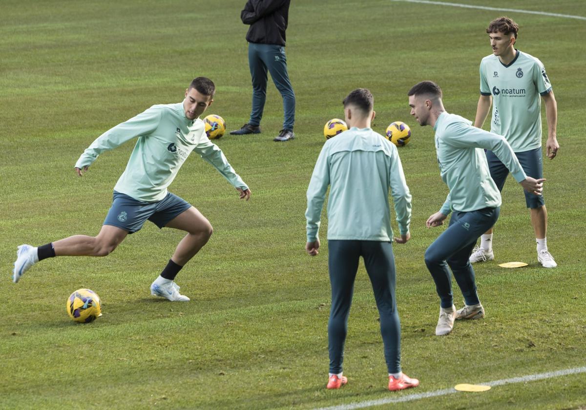 Los jugadores del Racing, ayer, en El Sardinero.