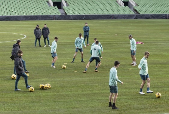 Los jugadores del Racing, ayer, en El Sardinero.