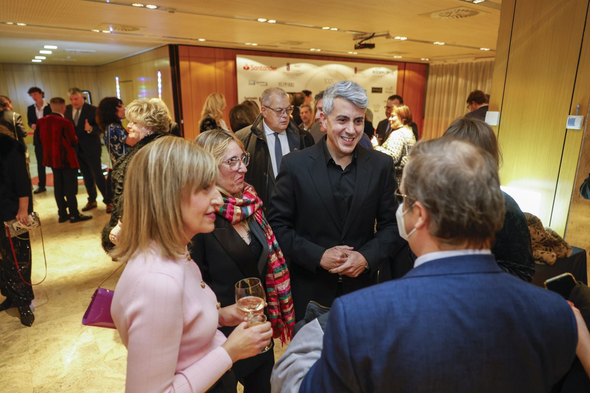 La delegada del Gobierno en Cantabria, Eugenia Gómez de Diego, y el secretario general del Partido Socialista de Cantabria-PSOE, Pablo Zuloaga.