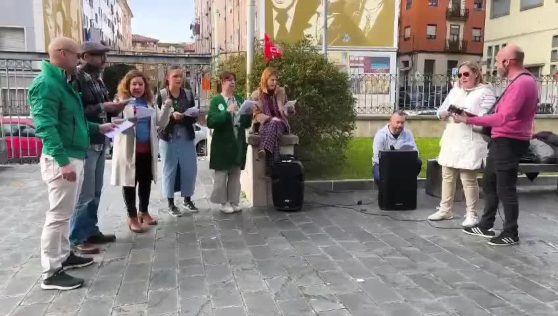 Los docentes cantan 'la marimorena'