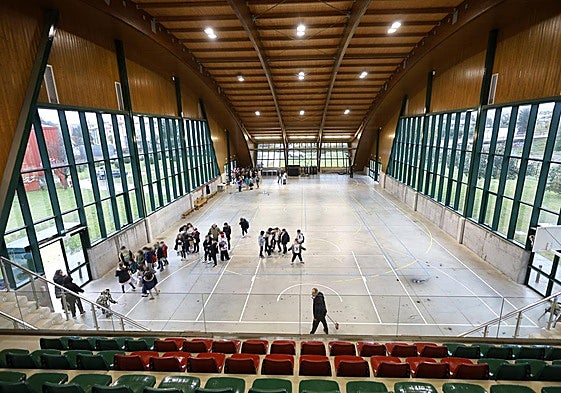 El pabellón multiusos Sergio García, de La lechera, acoge diversas actividades.