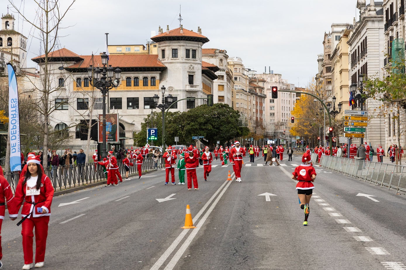 Búscate en la carrera de Papá Noel de Santander