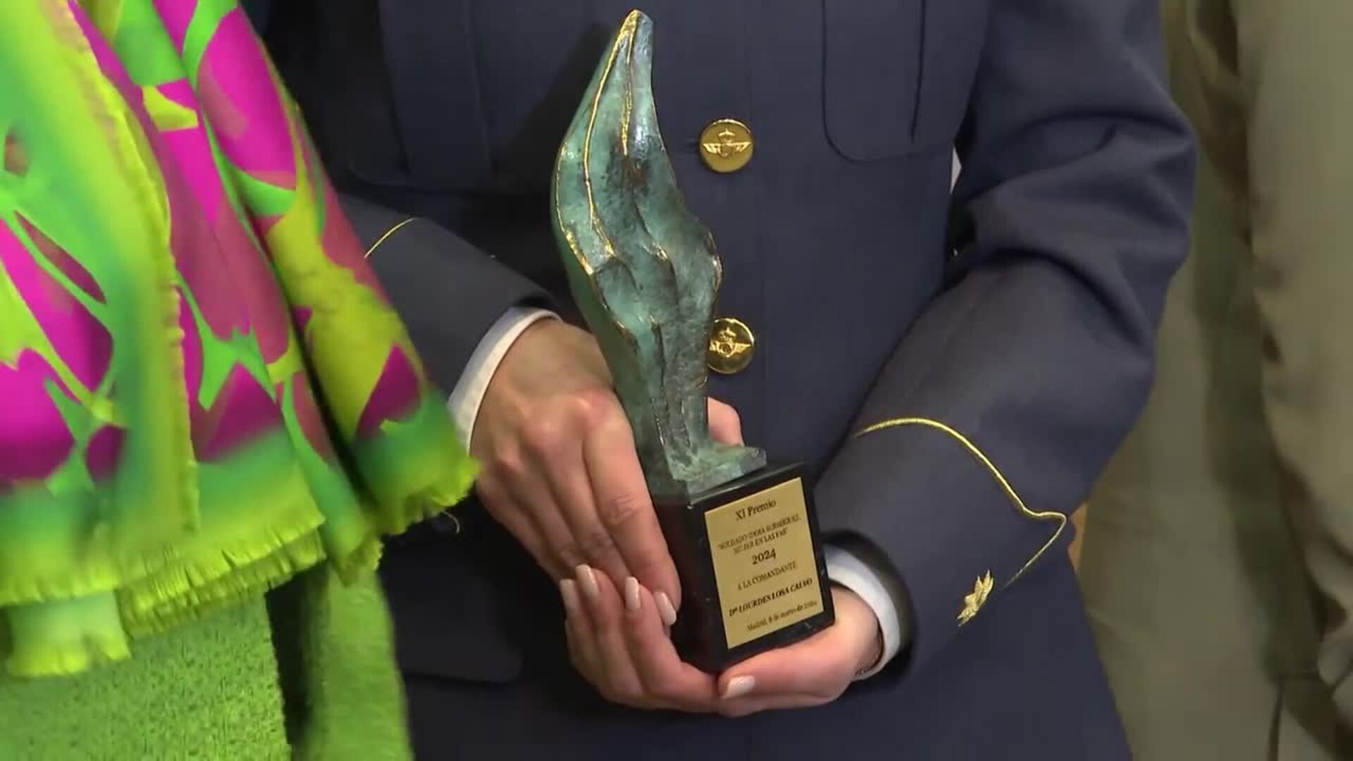 La comandante piloto Lourdes Losa recibe el premio 'Soldado Idoia Rodríguez'