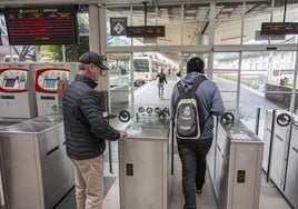 El Ministerio prorroga 'in extremis' las ayudas en las líneas de tren y autobús