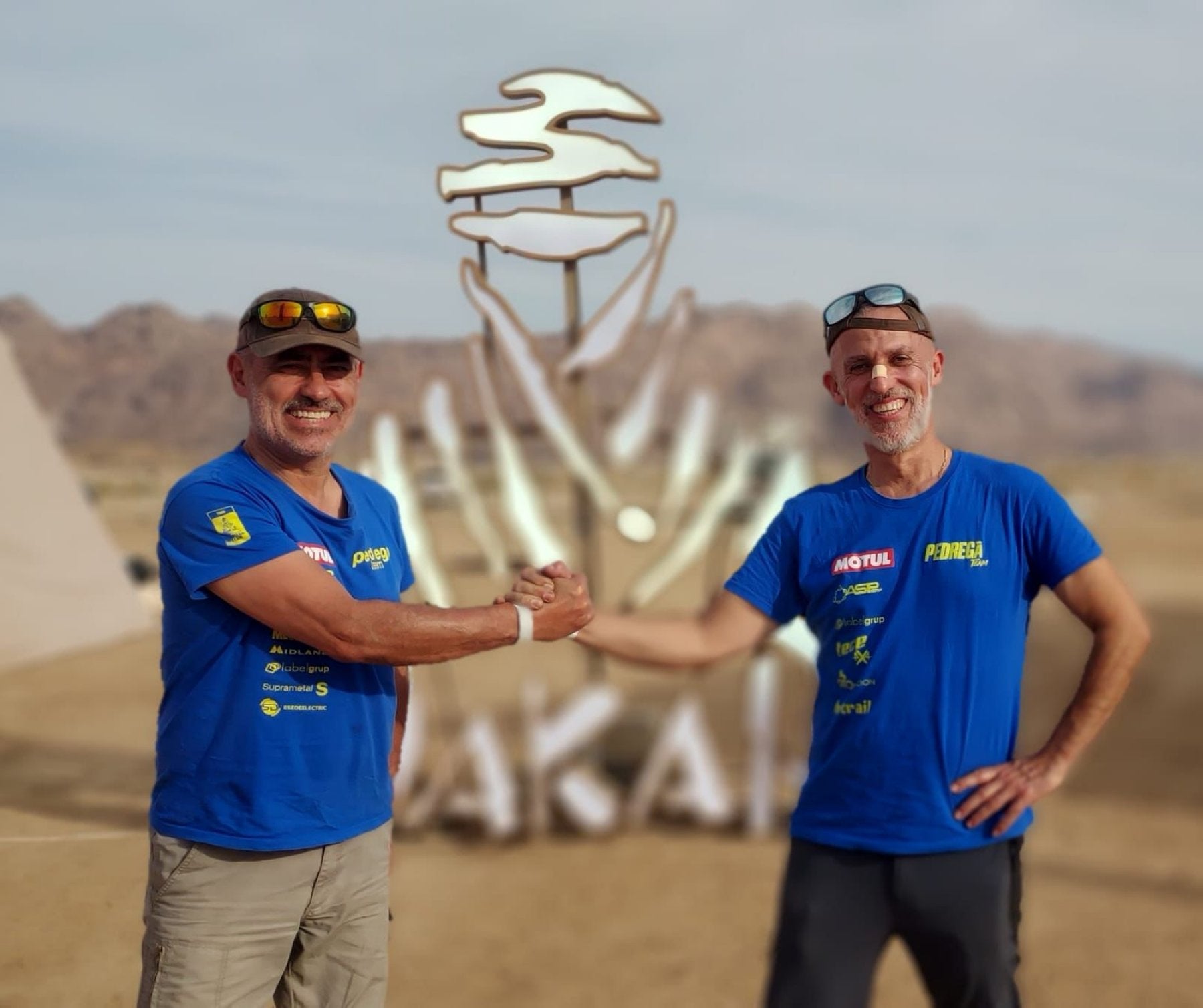 Chisco (izquierda) y Rafa Benavente, antes de iniciar su quinto Dakar.