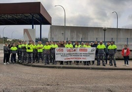 Algunos trabajadores de Altadis en la primera concentración que hubo el 19 de noviembre.