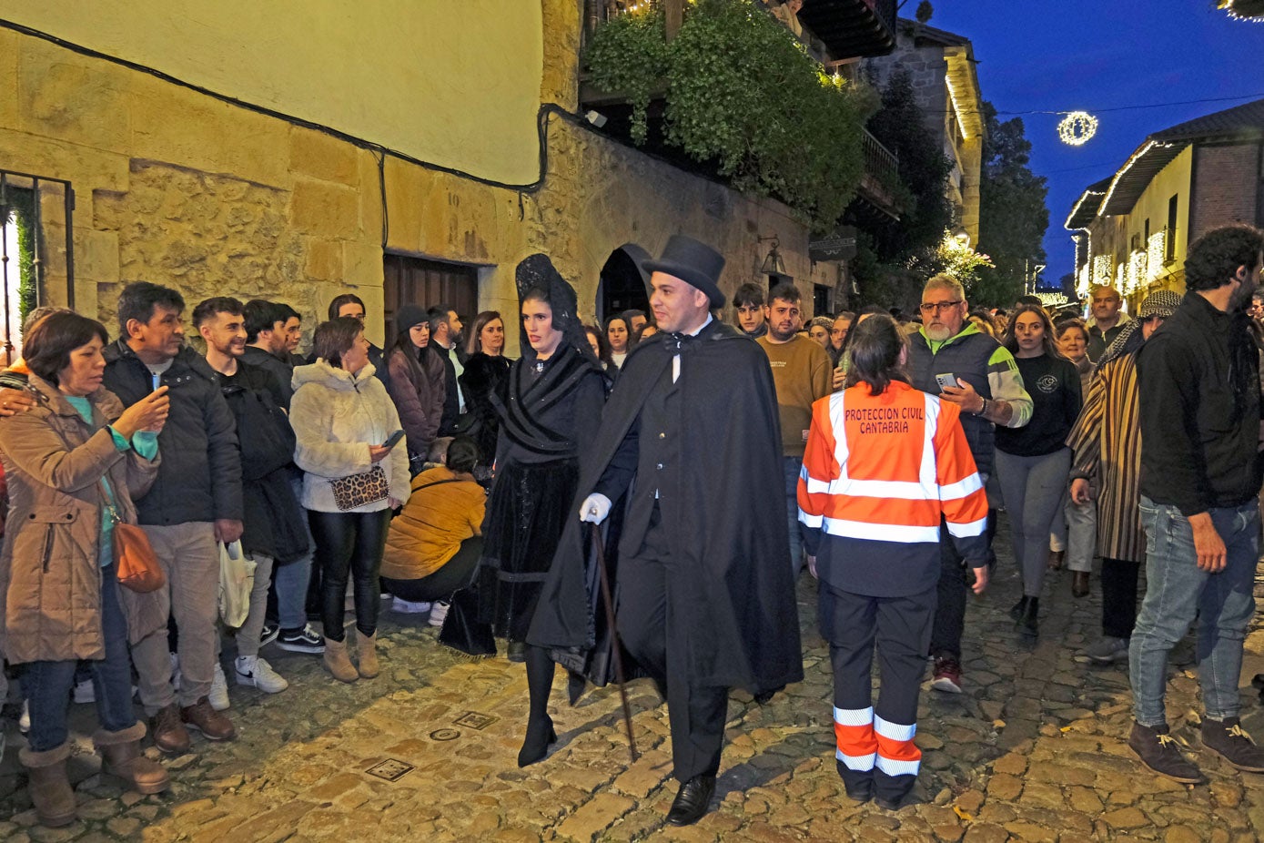 Casi 600 actores participaron en una representación desde las cuatro de la tarde.