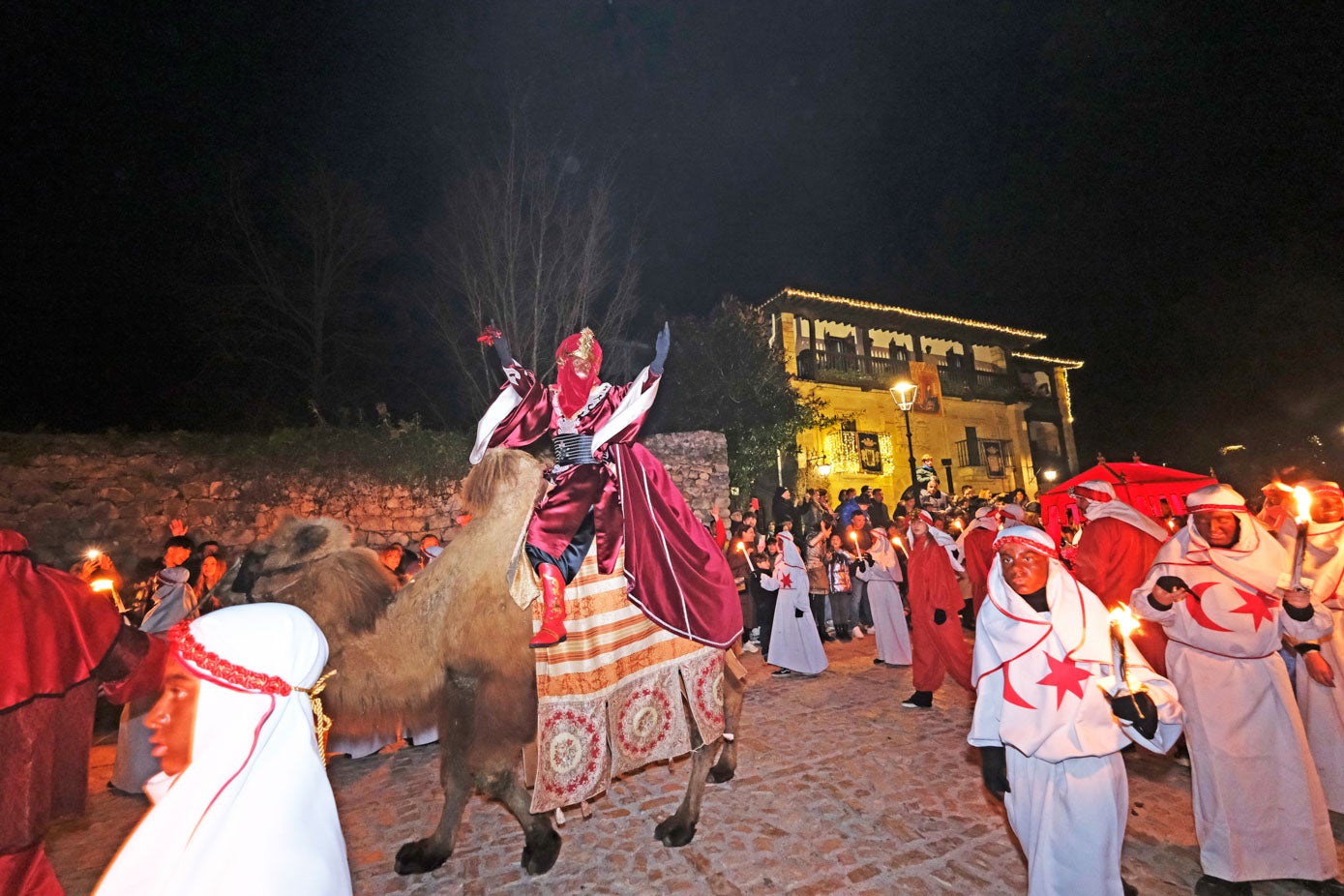 Baltasar en camello durante la cabalgata.