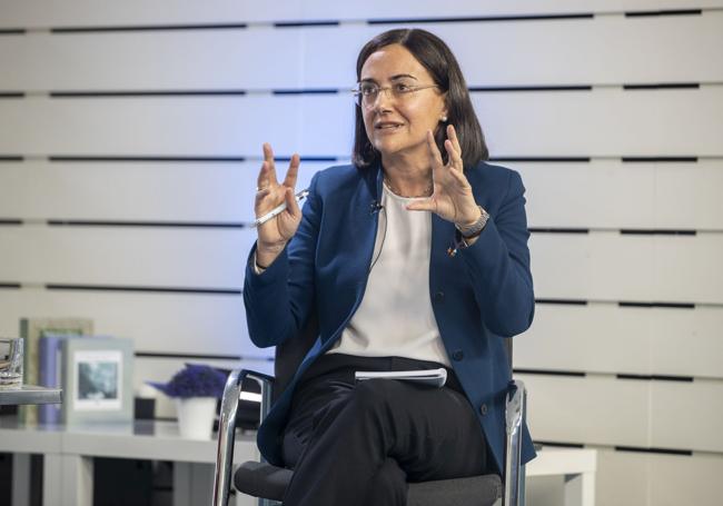 Conchi López, en plena explicación de sus propuestas.