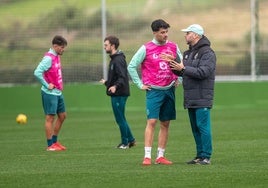 José Alberto, junto a Meseguer, durante la sesión de este viernes.