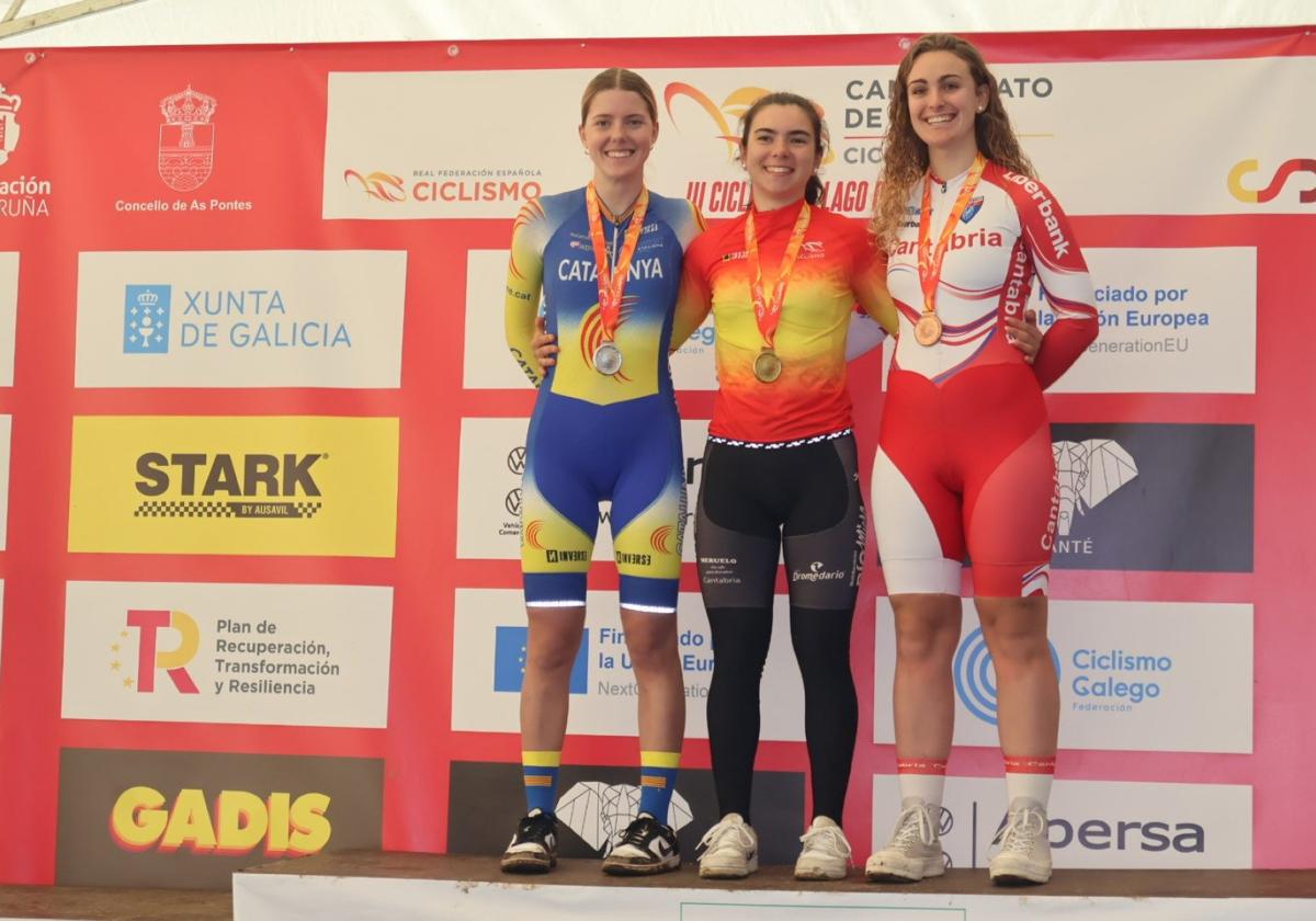 Marta Cano, Marta Beti y Claudia San Justo, plata, oro y bronce en la categoría sub-23 femenina.