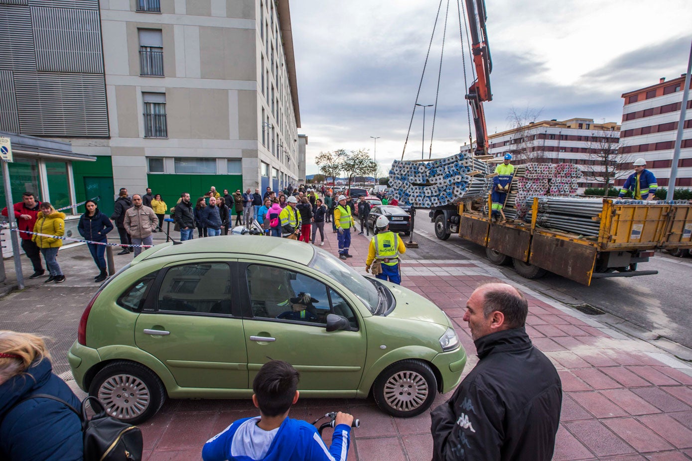 Operarios de Gesvicán apuntalaron parte del garaje para asegurar las zonas que seguían en pie.