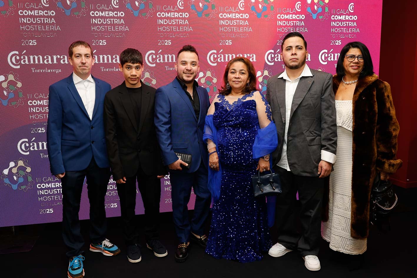 Carlos Rivas, Ismael Vélez, Darío Vélez, Luz Quintero, Carlos Vélez y Adelaida Martínez.