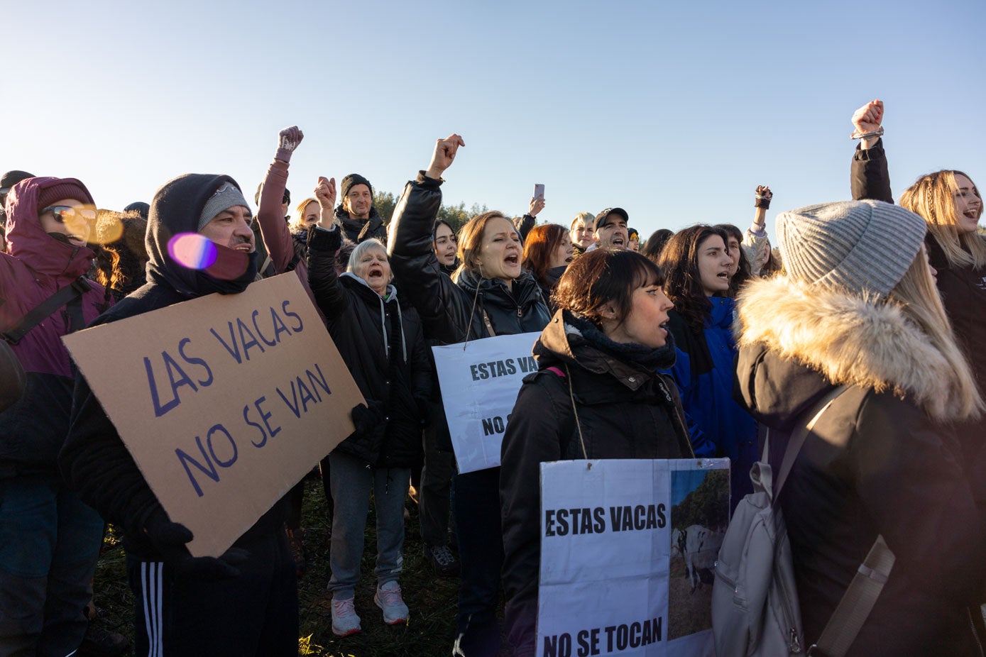 Los asistentes se mostraron inflexibles en todo momento. Aseguraron que no se iban a retirar. 