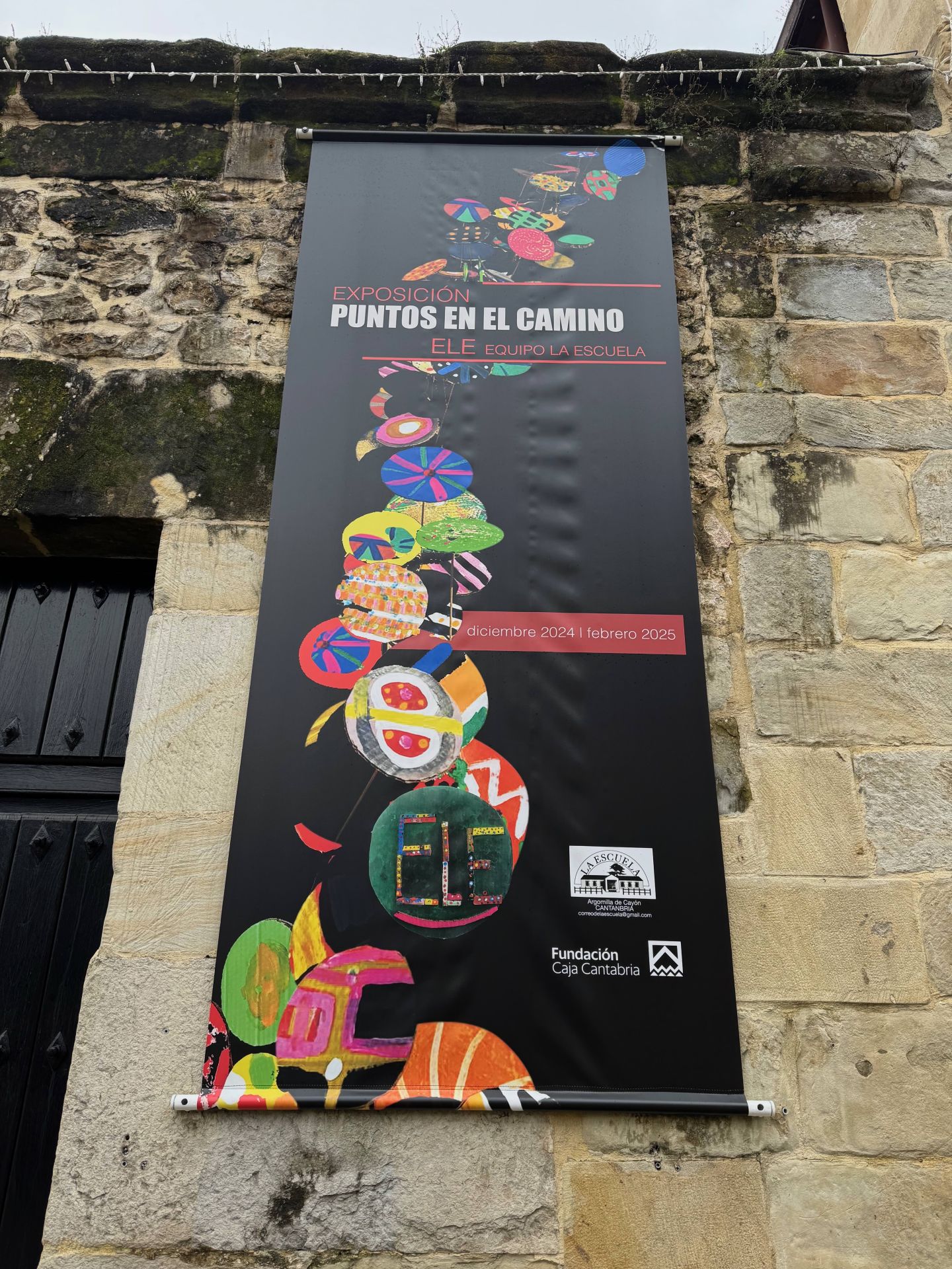 Entrada a la exposición en Santillana del Mar. 