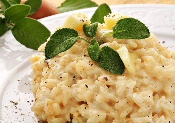 Este risotto es un buen entrante para solucionar una comida o una cena.