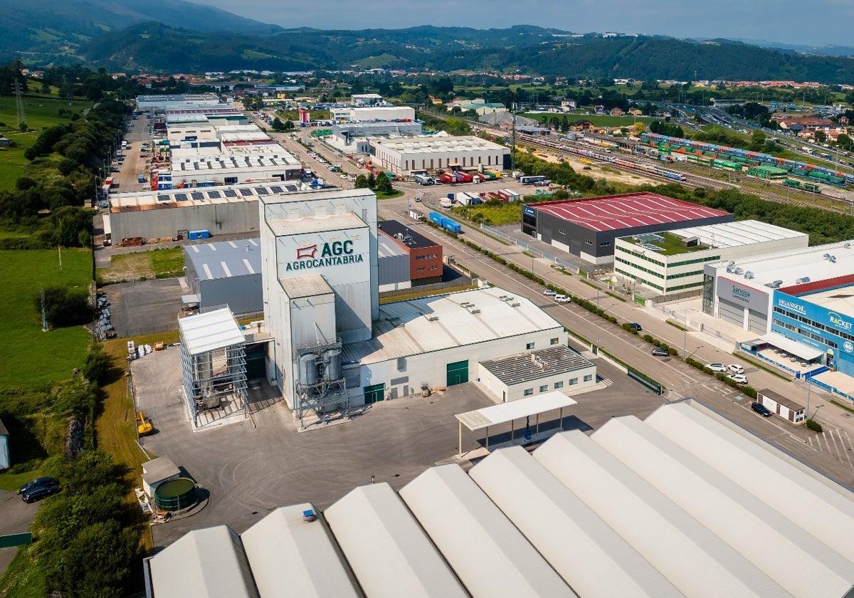 Vista panorámica del polígono industrial Tanos-Viérnoles (Torrelavega).