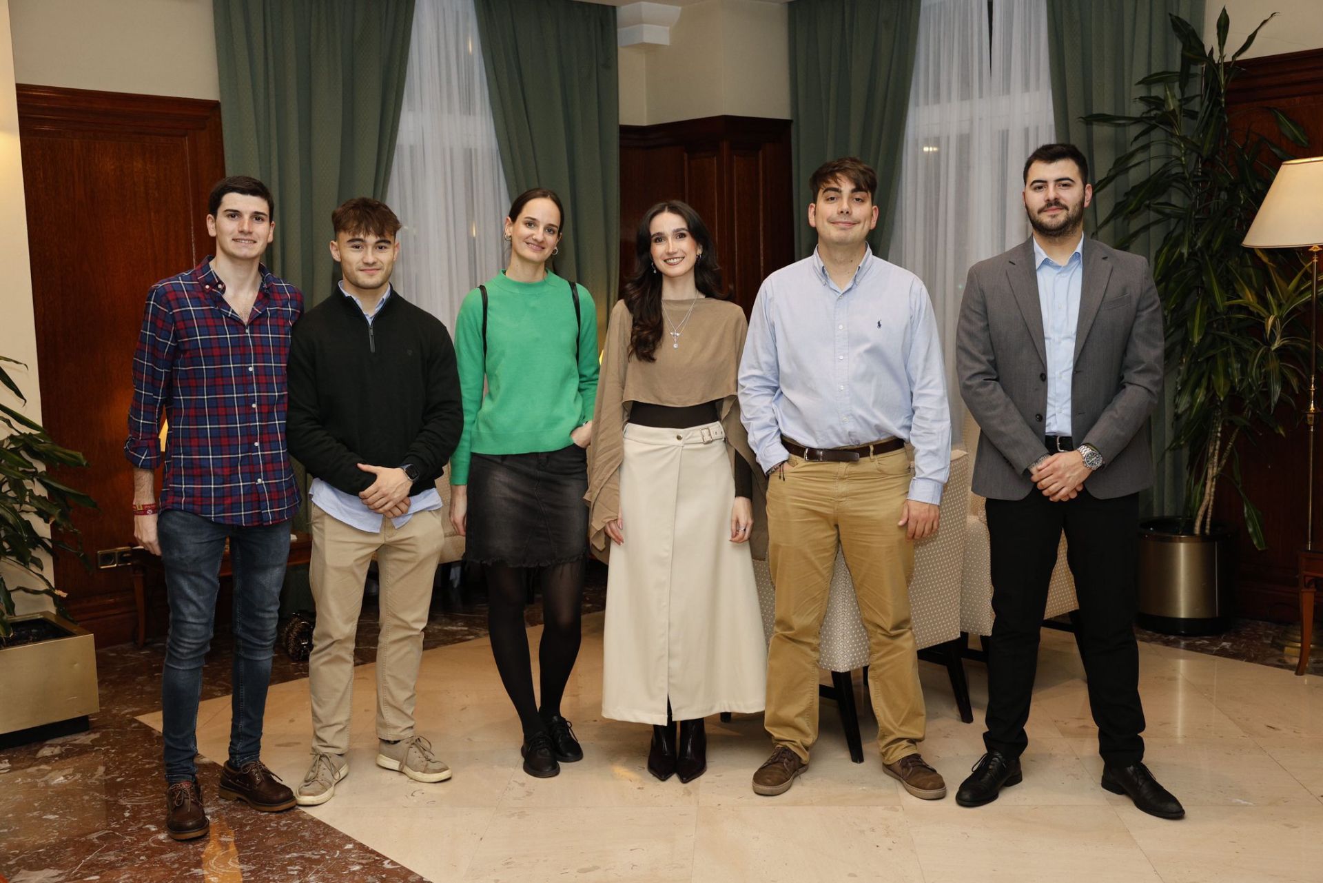 Félix López, Adrián Fernández, Ana Ferri, Carolina Gómez, Pablo Arteaga y Lucio Villa Del Campo.