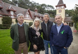 Juan Luis Gutiérrez, Marta Martínez, Jesús Santamarta y Luis Celis, cuatro de los docentes que asistieron al homenaje celebrado en el Paraninfo de La Magdalena.