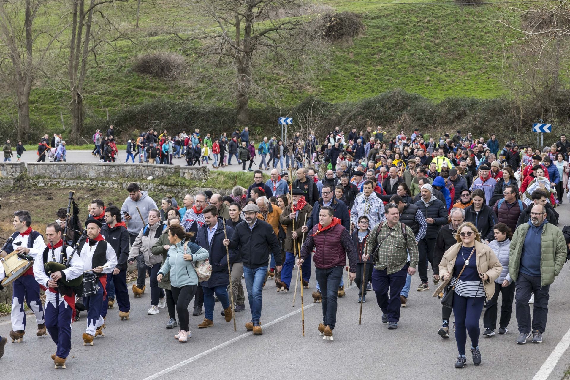 Momento de la subida a La Montaña durante la celebración de San Blas.