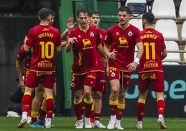 De izquierda a derecha, Vicente, Javi Castro, Pablo Rodríguez, Montero y Andrés Martín, durante el partido en El Arcángel ante el Córdoba.