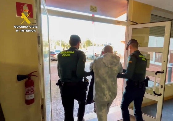 Uno de los ya nueve detenidos en la denominada operación Gadus de la Guardia Civil.