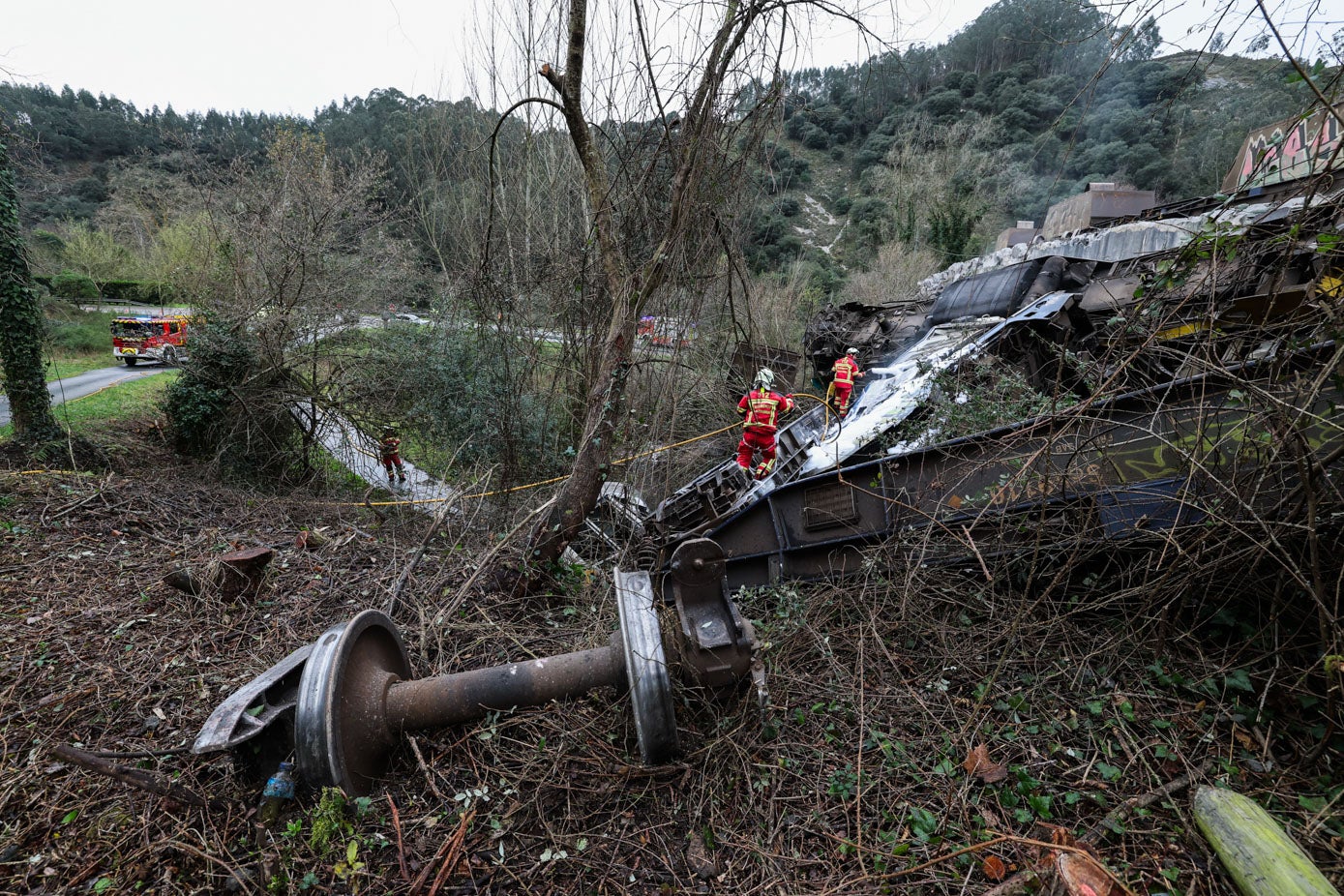 El lugar está ubicado justo a la salida de un túnel, en curva, en un puente sobre la CA-181, la carretera autonómica que da acceso al valle del Nansa.